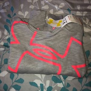 Under Armour NWT grey sweatshirt ❗️HP❗️